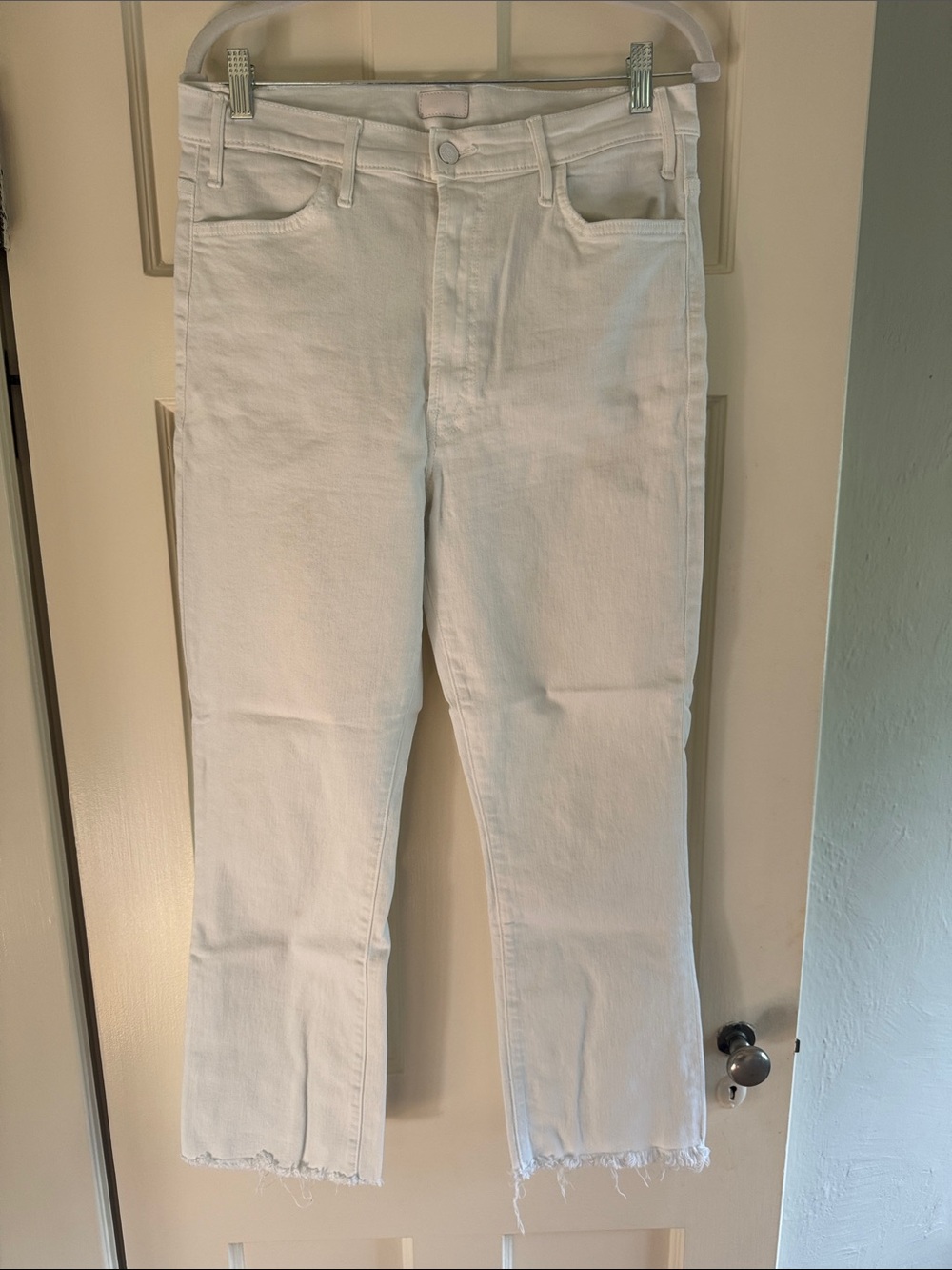 Mother Denim The Hustler Ankle Fray Jeans in Fairest of them All wash